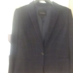 Ban Rep Navy blue suite with a slight white detail